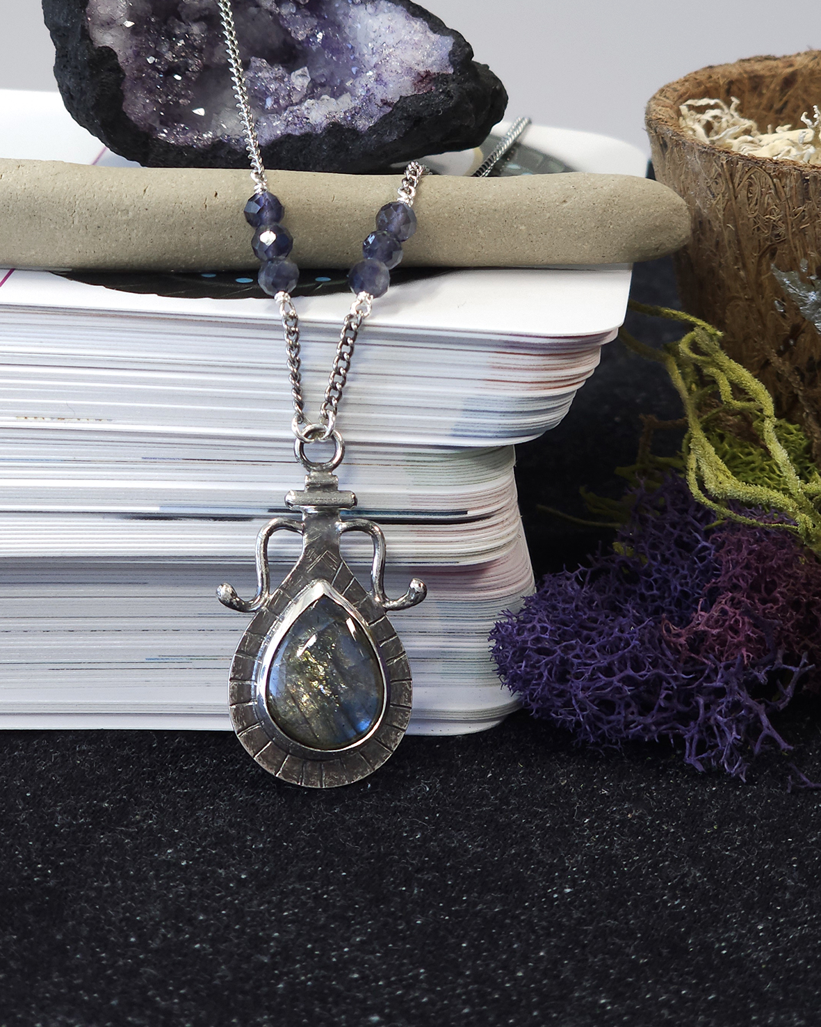 [ Potion of Transformation Necklace ]